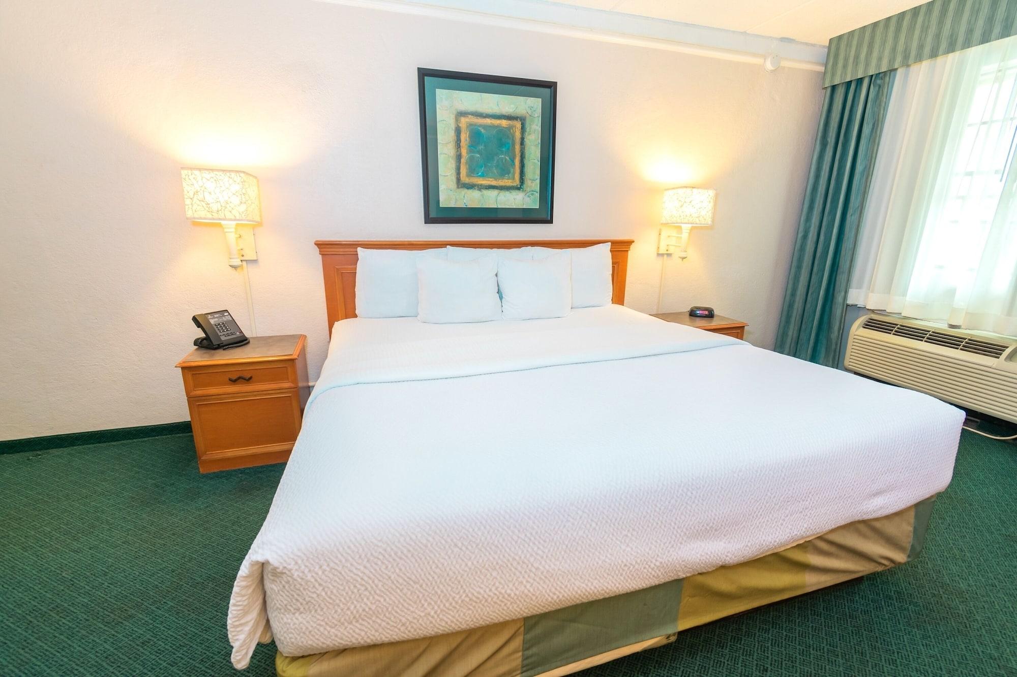 La Quinta Inn By Wyndham Clute Lake Jackson Экстерьер фото