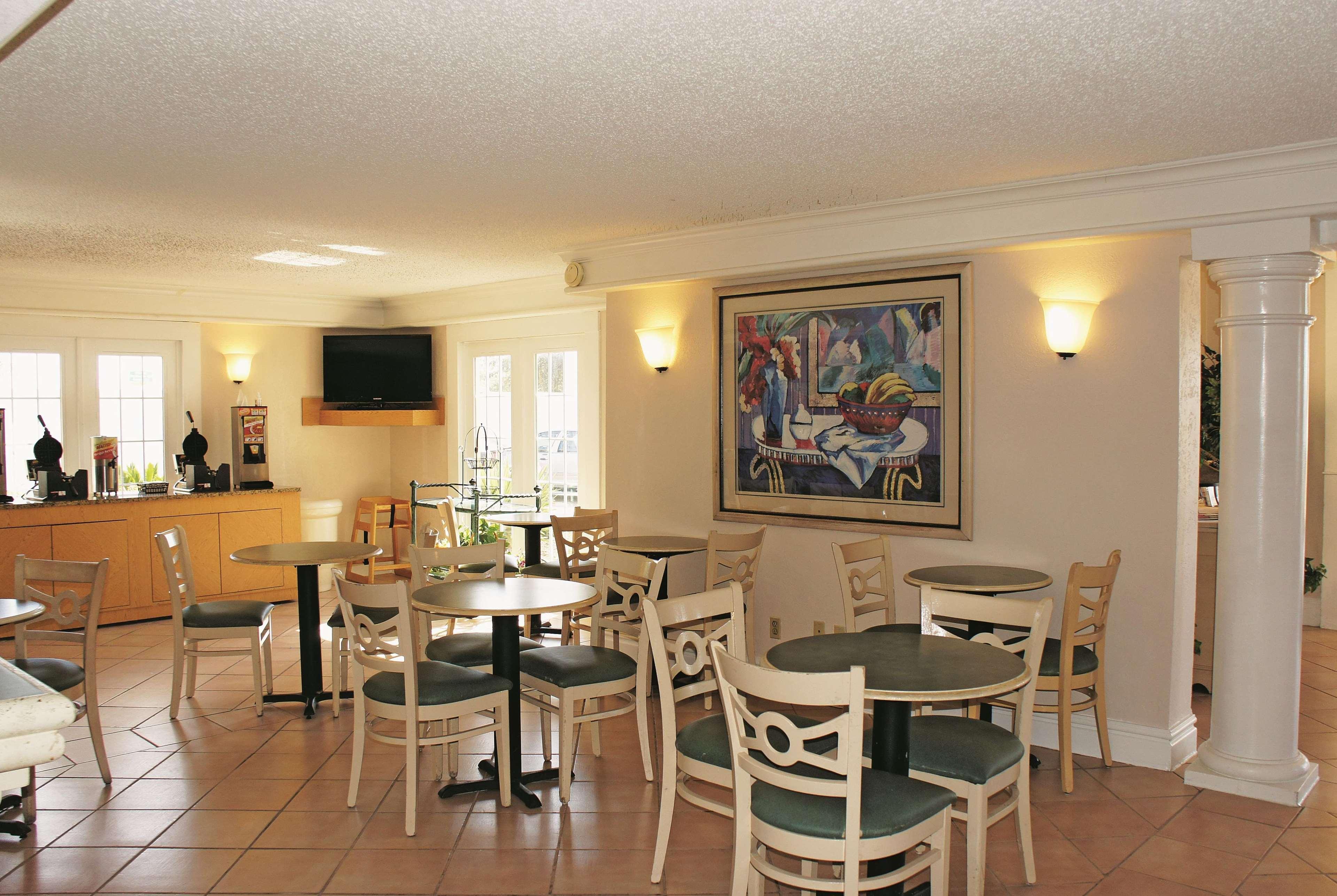 La Quinta Inn By Wyndham Clute Lake Jackson Экстерьер фото