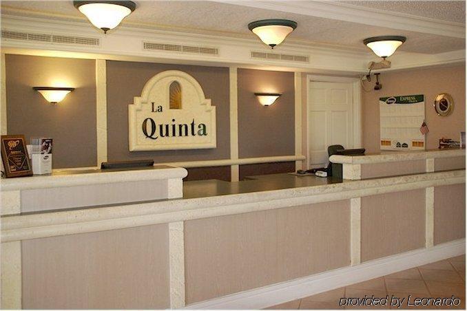 La Quinta Inn By Wyndham Clute Lake Jackson Интерьер фото