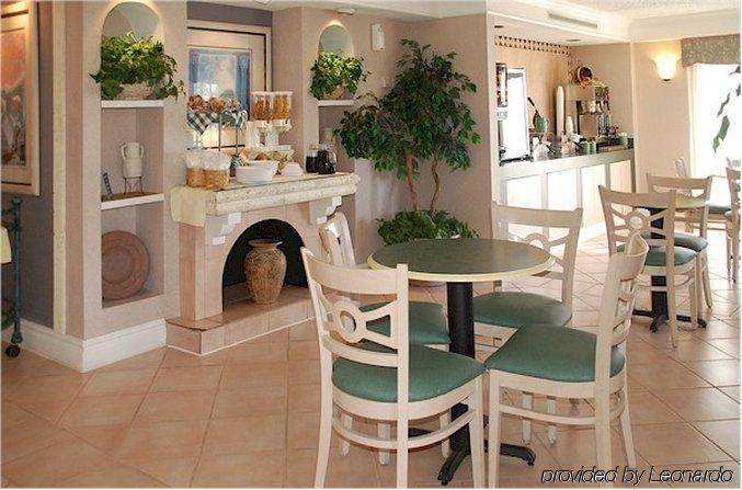 La Quinta Inn By Wyndham Clute Lake Jackson Экстерьер фото